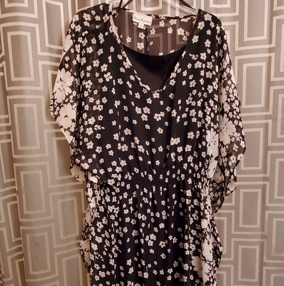Flowy floral mini dress